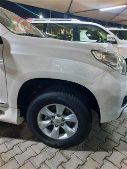 تۆیۆتا لاندكروزر پرادۆ